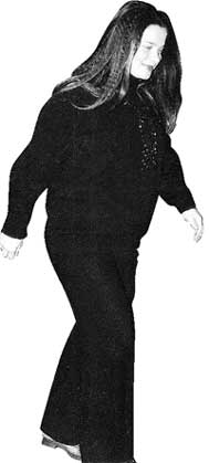 НАТАША: нежная женщина на тусовке в 2002 году