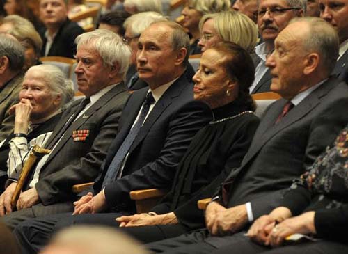Владимир Путин, Майя Плисецкая, Родион Щедрин на концерте, посвященном открытию новой сцены Мариинского театра в Петербурге. 2 мая 2013 г. wikimedia