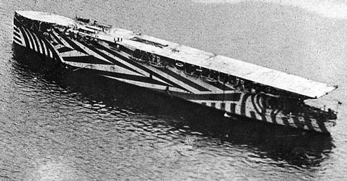 На бортах также могли изображать и силуэты более мелких кораблей. Фото: Wikimedia.org