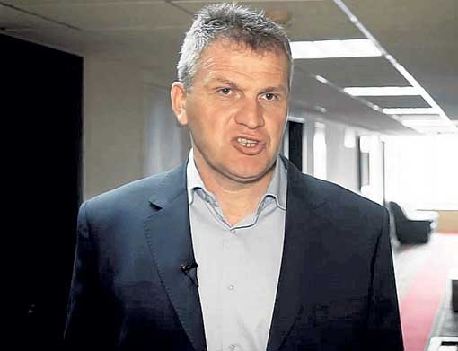 Депутат Алексей Куринный любил спонсорскую помощь от Рината Курбангалиевича, а сейчас знать о нём не хочет