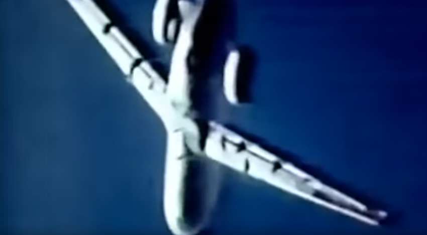 Вошедший в пике аэробус DC-10. Документальный кадр
