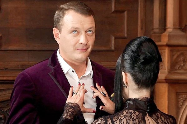 - Нашему народу ссы в глаза - все божья роса, - считает Башаров. - Пока люди будут носить деньги мошенникам, те будут наживаться