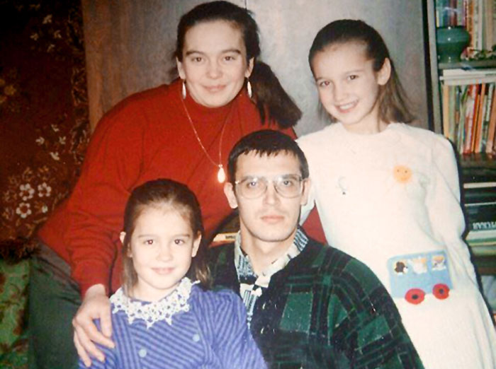 Бузова с семьёй