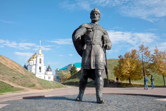 «Памятник