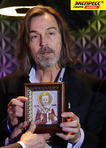 НИКАС САФРОНОВ