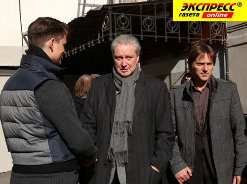 ВЕНИАМИН СМЕХОВ (В ЦЕНТРЕ)