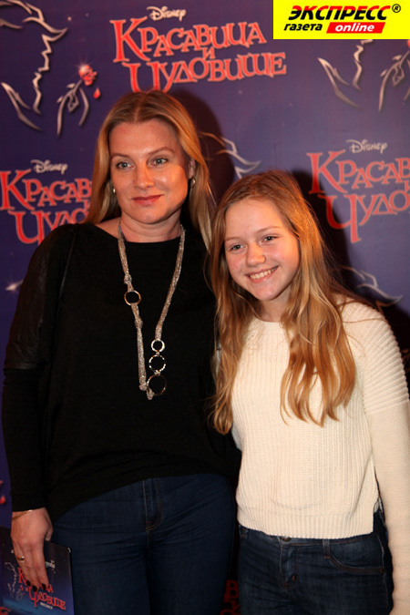 ГАЛИНА ДАНИЛОВА С ДОЧКОЙ
