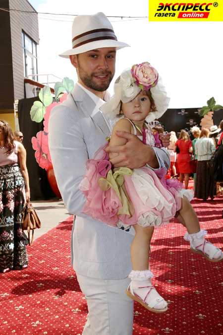 СЛАВА НИКИТИН С ДОЧКОЙ