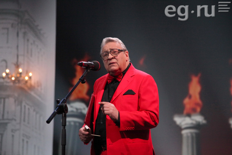 ГЕННАДИЙ ХАЗАНОВ