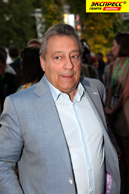 ГЕННАДИЙ ХАЗАНОВ