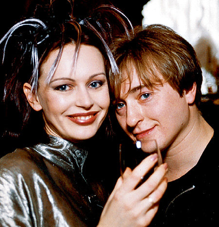 Рядом с супругой Сергей как привороженный