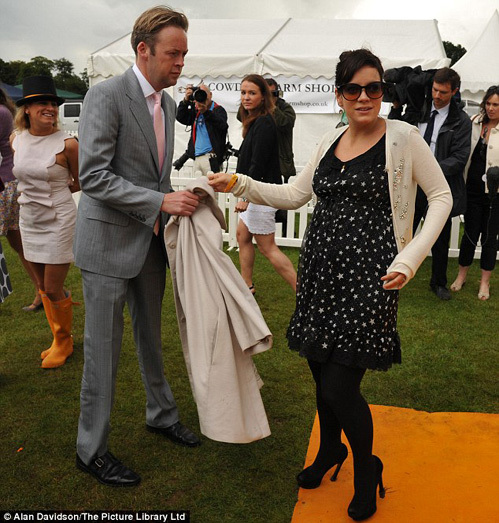 Лили АЛЛЕН и Сэм КУПЕР - фото Daily Mail