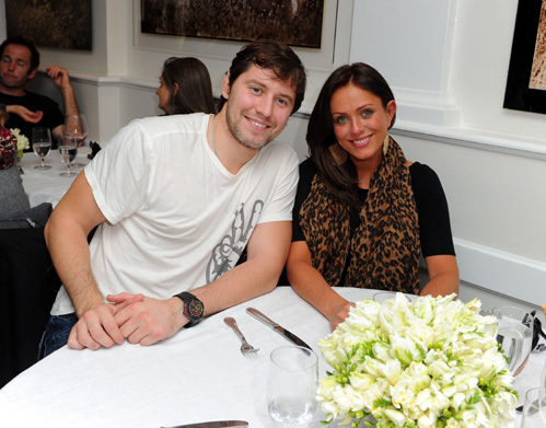 Для любви Саши и Юли не существует расстояний и границ (в одном из американских кафе, 2010 г.)