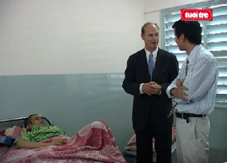 Доктор МАККИННОН доволен своей работой