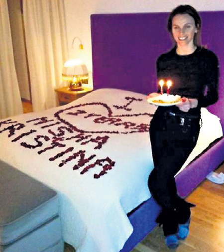 Та самая фотография с двухлетия отношений московской студентки Кристины ЛОБОВОЙ и губернатора Челябинской области Михаила ЮРЕВИЧА, взбудоражившая умы читательниц «ЭГ»