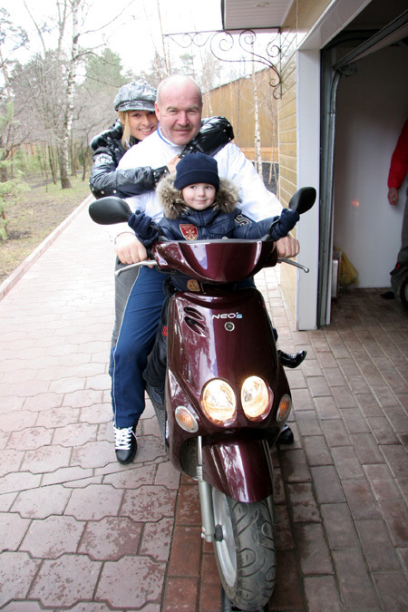 Анжелики АГУРБАШ с мужем и сыном