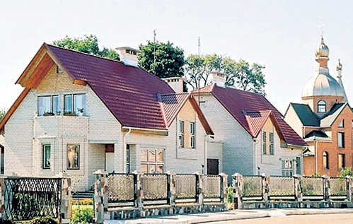 В Белоруссии работает программа «Социальное жильё», и такие дома в каждом селе строят не для чиновников, а для крестьян