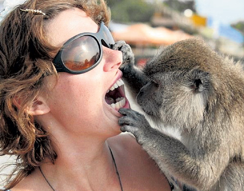 В поисках дешёвой медицины россияне готовы довериться даже самому экзотическому специалисту