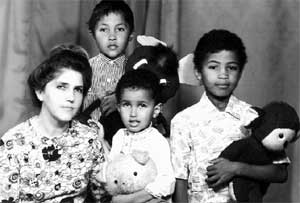 СТОЛЯРОВЫ: мальчишки с детства чувствовали себя в России чужаками