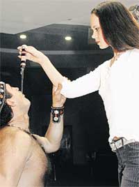 ПОГЛОЩЕНИЕ КИНЖАЛА: лишь бы ручка не дрожала