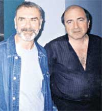 ФЕЛИКС МЕДВЕДЕВ И БОРИС БЕРЕЗОВСКИЙ (ЛОНДОН, 2002 ГОД): после партии в подкидного дурачка наш обозреватель посоветовал БАБу сдаться по-хорошему. Беглый олигарх лишь криво ухмыльнулся...