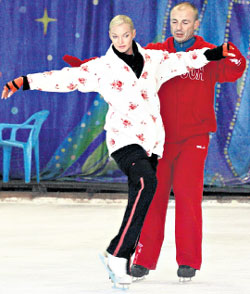 АНАСТАСИЯ ВОЛОЧКОВА С АЛЕКСАНДРОМ ЖУЛИНЫМ: от восхищения Саша даже глаза закрыл