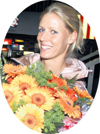 ОЧАРОВАТЕЛЬНАЯ ТЕННИСИСТКА...