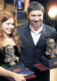 КАТЯ КОПАНОВА И ВАЛЕРИЙ НИКОЛАЕВ: лауреаты премии Абдулова весь вечер делали вид, что они пара