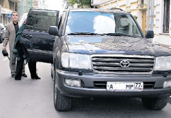 ...и рулил джипом с милицейскими номерами