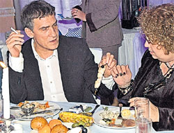 ВАЛЕРИЙ ГАРКАЛИН С ЖЕНОЙ КАТЕЙ: супруга так и не смогла отучить актёра от пагубной привычки