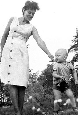 Маленькая Арина с мамой Анной Ивановной