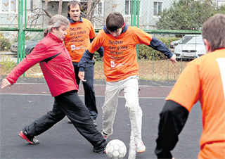 Страсти на поле кипели нешуточные