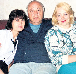 ...и в объятиях будущего главы Выборгского района Санкт-Петербурга