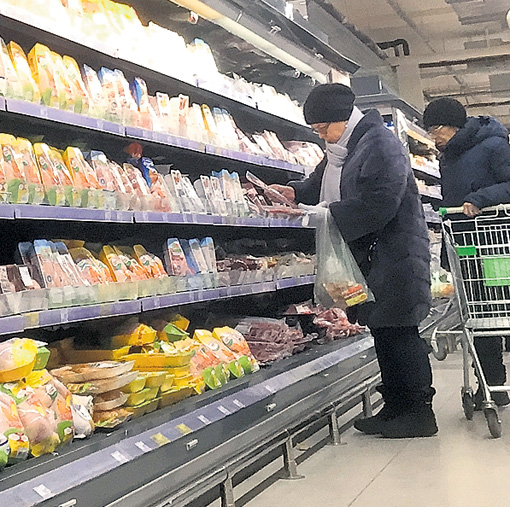 актриса вавилова биография фото сейчас. 10821951102123239. актриса вавилова биография фото сейчас фото. актриса вавилова биография фото сейчас-10821951102123239. картинка актриса вавилова биография фото сейчас. картинка 10821951102123239. Вот уже почти три десятка лет звезда советских кинохитов «Розыгрыш» и «Москва слезам не верит» Наталья ВАВИЛОВА не появляется на экране и не общается с журналистами. Затворницей актриса, недавно отметившая 59-летие, стала после того, как на съемках исторической ленты «Николай Подвойский» упала с лошади и потеряла ребенка. Поклонники гадают: как сейчас выглядит Наталья Дмитриевна и чем она занимается? EG.RU удалось узнать и то, и другое. актриса вавилова биография фото сейчас. 10821951102123239. актриса вавилова биография фото сейчас фото. актриса вавилова биография фото сейчас-10821951102123239. картинка актриса вавилова биография фото сейчас. картинка 10821951102123239. Вот уже почти три десятка лет звезда советских кинохитов «Розыгрыш» и «Москва слезам не верит» Наталья ВАВИЛОВА не появляется на экране и не общается с журналистами. Затворницей актриса, недавно отметившая 59-летие, стала после того, как на съемках исторической ленты «Николай Подвойский» упала с лошади и потеряла ребенка. Поклонники гадают: как сейчас выглядит Наталья Дмитриевна и чем она занимается? EG.RU удалось узнать и то, и другое.